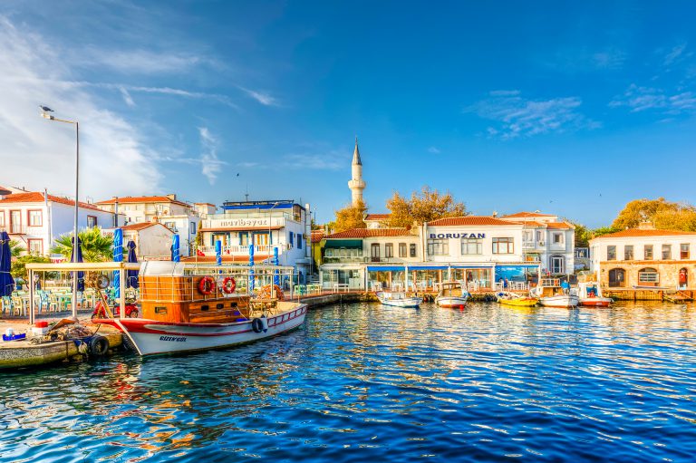 Bozcaada Gezilecek Yerler: Doğa ve Lezzet Rehberi