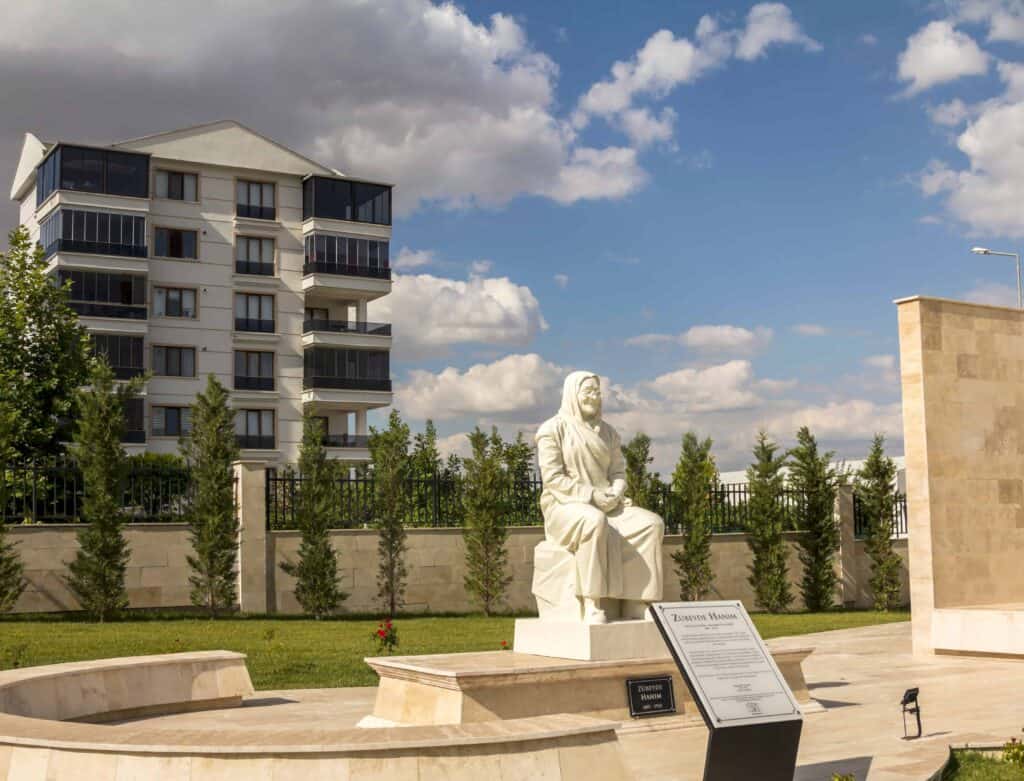 Zübeyde Hanım Anıt Mezarı, Karşıyaka