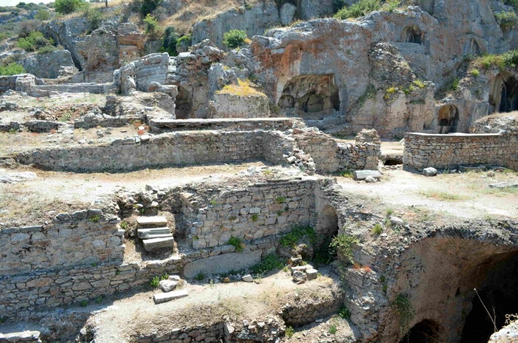 Yedi Uyurlar Mağarası, Selçuk