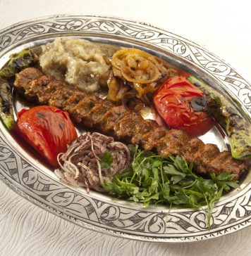 En İyi 14 İstanbul Kebapçısı Adana Kebap