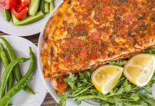 İstanbul’da Lahmacun Yiyebileceğiniz En İyi 20 Mekan Lahmacun