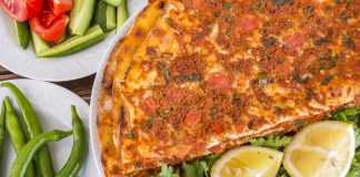 İstanbul’da Lahmacun Yiyebileceğiniz En İyi 20 Mekan Lahmacun