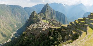 Dünyadaki En Etkileyici 19 Tarihi Mekan