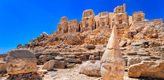 Türkiye’nin UNESCO Dünya Mirası Listesi’ndeki Tarihi Eserleri ve Doğal Güzellikleri Nemrut Dağı