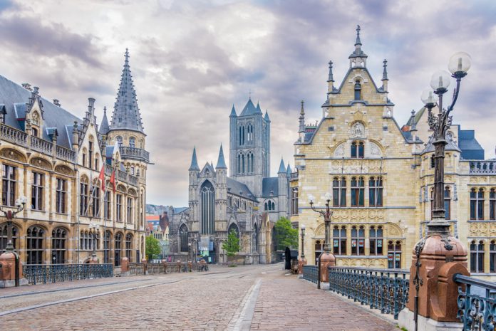 Gent’te Gezilecek Yerler Saint Bavo Katedrali, Ghent Belçika