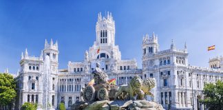 Madrid’de Gezilecek Yerler Cibeles Sarayı, Madrid İspanya