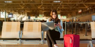 Uçak Seyahati Esnasında Giymemeniz Gereken Kıyafetler Uçak Yolculuğunda Giyilecek Rahat Kıyafetler