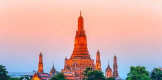 Bangkok’ta Gezilecek Yerler Wat Arun (Şafak Tapınağı) Bangkok, Tayland