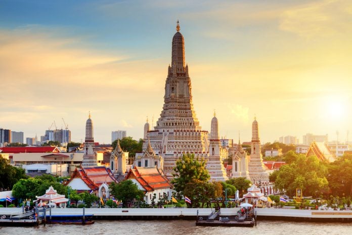Wat Arun (Şafak Tapınağı) Bangkok, Tayland