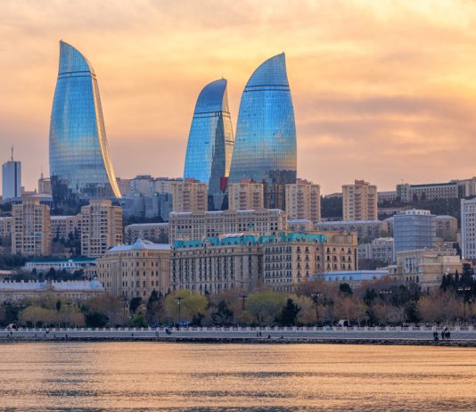 Bakü Seyahat Rehberi Alev Kuleleri Bakü