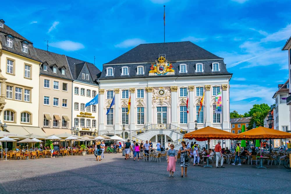 Bonn Belediye Binası ve Şehir Meydanı