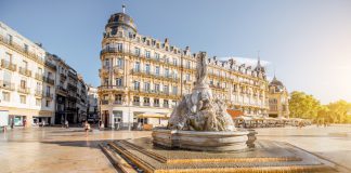 Montpellier’de Gezilecek Yerler Montpellier Komedi Meydanı (Place de la Comédie)