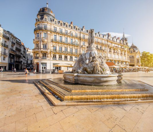 Montpellier’de Gezilecek Yerler Montpellier Komedi Meydanı (Place de la Comédie)