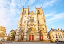 Nantes’de Gezilecek Yerler Nantes Katedrali (Cathédrale St-Pierre et St-Paul)