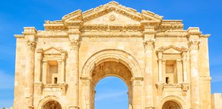 Amman’da Gezilecek Yerler Amman Ceraş, Hadrian Kapısı, Ürdün