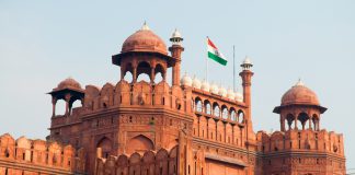 Yeni Delhi’de Gezilecek Yerler Lal (Kızıl) Kale Yeni Delhi Hindistan