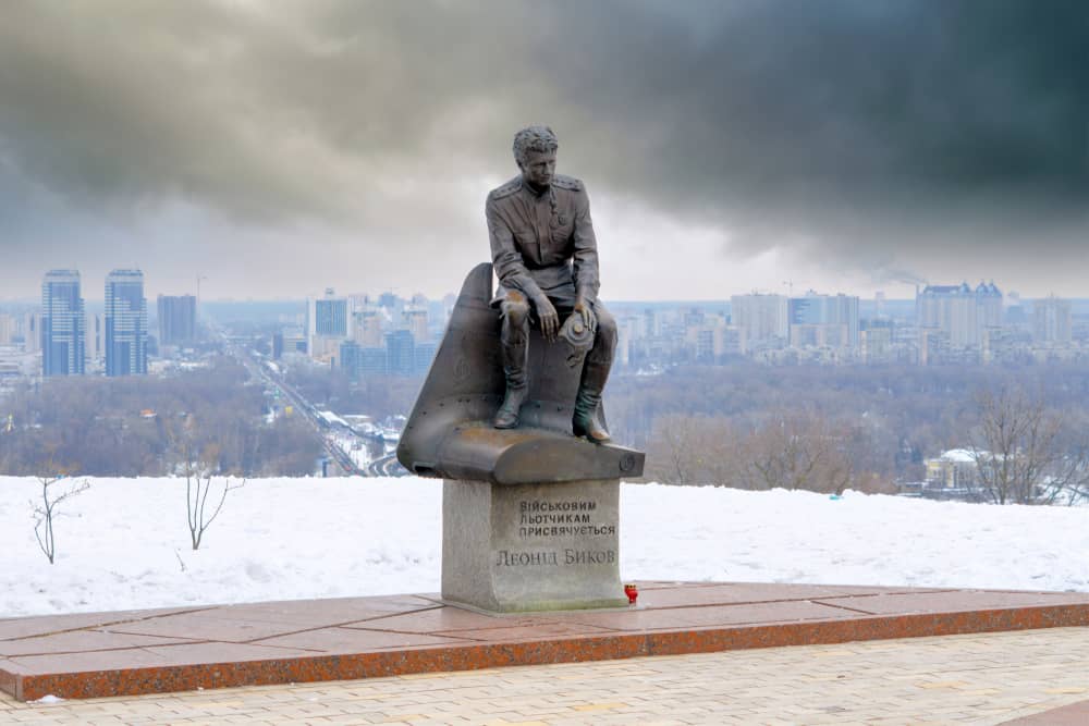 Leonid Bykov Anıtı - Leonid Bykov Monument, Kiev
