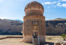 Batman’da Gezilecek Yerler Zeynel Bey Türbesi Hasankeyf Batman