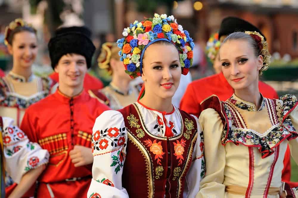 Geleneksel Rus Kıyafetleri