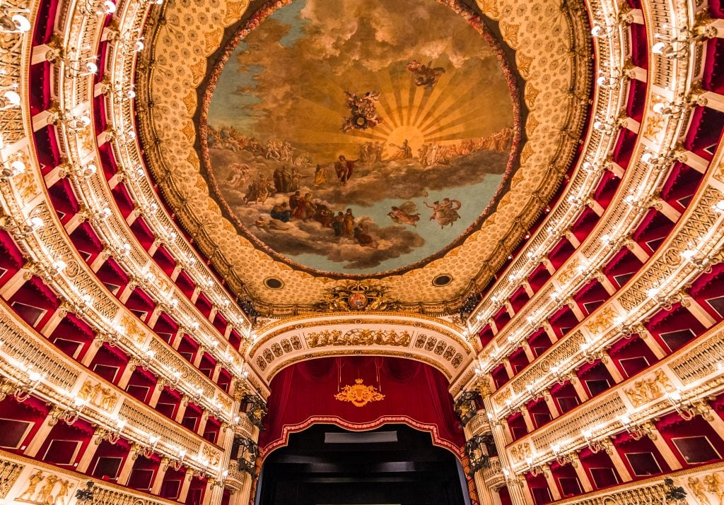 San Carlo Tiyatrosu (Teatro San Carlo) Napoli İtalya