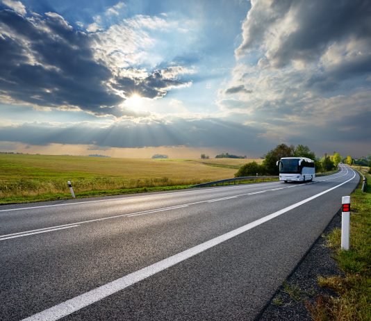 Otobüsle Seyahat Etmenin Avantajları Otobüs Yolculuğu
