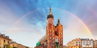 Krakow’da Gezilecek Yerler St. Mary's Bazilika, Krakow, Polonya