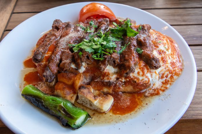 Manisa’nın Meşhur Yemekleri Manisa kebabı