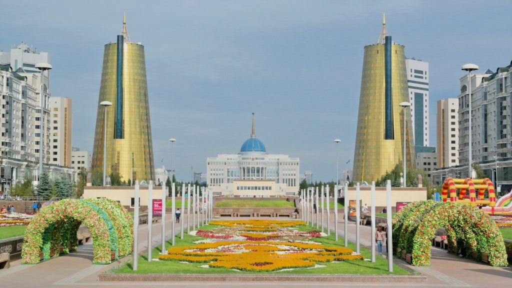 Nurzhol Bulvarı, Astana