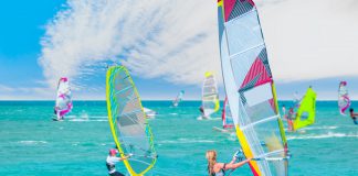 Çeşme’nin En Güzel Plajları ve Koyları Rüzgar Sörfü, Çeşme