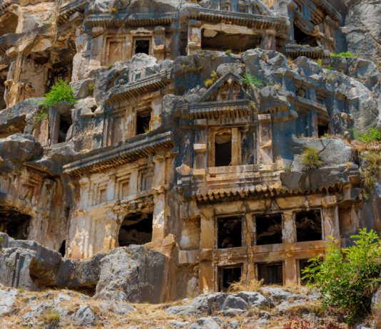 Demre Nerede? Demre’ye Nasıl Gidilir? Mira Kral Mezarları Demre Antalya