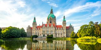 Hannover’de Gezilecek Yerler Yeni Belediye Binası, Hannover, Almanya