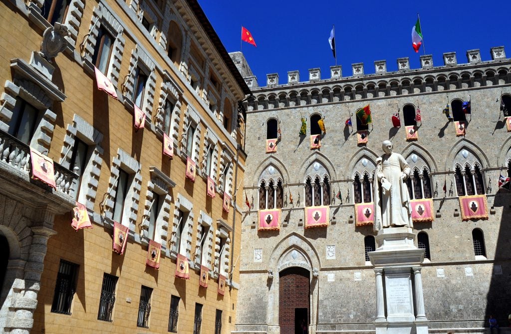 Palazzo Salimbeni (Salimbeni Sarayı), Siena