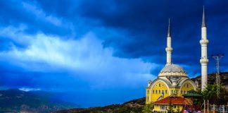 Karaman’da Gezilecek Yerler Ermenek Camii, Karaman