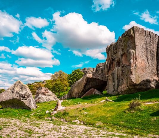 Frig Vadisi ve Emre Gölü Gezi Rehberi Frig Vadisi, Afyon
