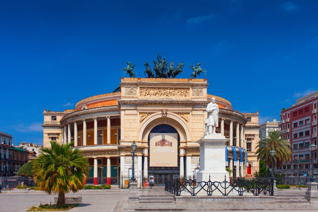 Politeama Meydanı, Sicilya