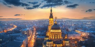 Kharkov’da Gezilecek Yerler Annunciation Katedrali, Kharkov, Ukrayna