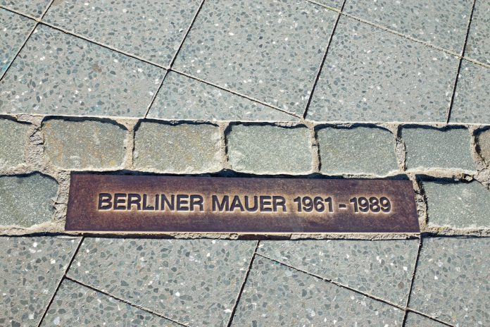 Berlin Duvarı Kalıntısı
