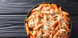 Geleneksel İtalyan Makarna Sosları ve Makarna Tarifleri Geleneksel İtalyan Makarna Sosları ve Makarna Tarifleri