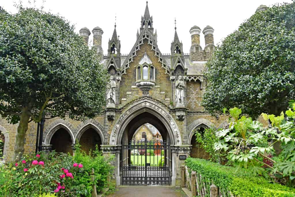 Highgate Mezarlığı, İngiltere