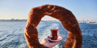 Marmara Bölgesi Mutfağının En Sevilen Yemekleri Simit, Çay, İstanbul