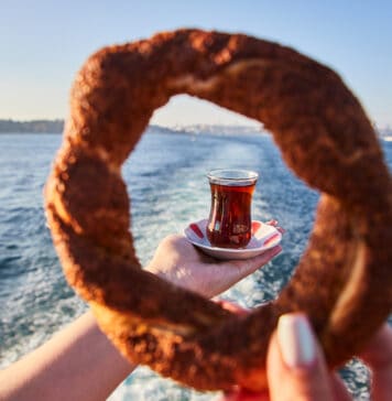 Marmara Bölgesi Mutfağının En Sevilen Yemekleri Simit, Çay, İstanbul