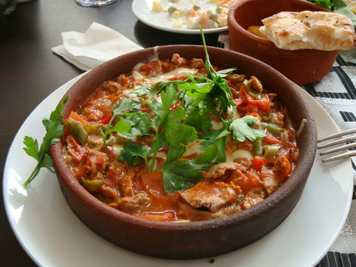 Aksaray’ın En Meşhur Yemekleri Kiremit Tava, Aksaray
