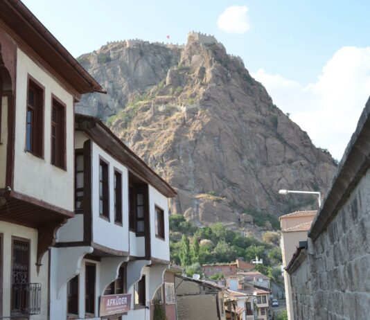 Afyon Gazlıgöl Termal Oteller Afyon Eski Ev ve Kale