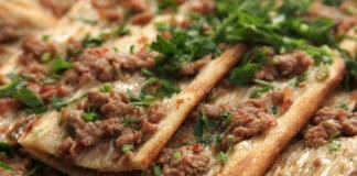 Konya’nın Meşhur Yemekleri Konya Etli Ekmek