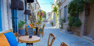 İzmir’de Bilgisayarınızı Alıp Gidebileceğiniz 12 Sakin Çalışma Mekanı İzmir kafe