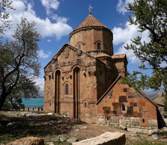 Van Gezilecek Yerler: Gölden Kaleye 30 Harika Durak (2025 Rehberi) Van Gezilecek Yerler: Gölden Kaleye 30 Harika Durak (2025 Rehberi)