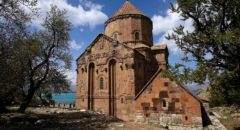 <strong>Van Gezilecek Yerler: Gölden Kaleye 30 Harika Durak (2025 Rehberi)</strong>