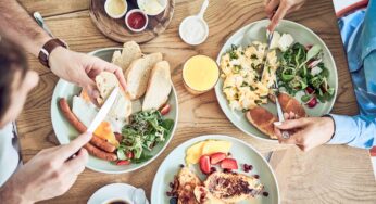 <strong>Seyahat Ederken Nasıl Sağlıklı Besleniriz?</strong>