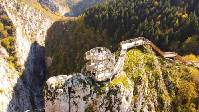 Türkiye’nin Uçsuz Bucaksız Kanyonları Türkiye’nin Uçsuz Bucaksız Kanyonları