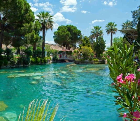 Türkiye’de ve Dünyada Göz Kamaştıran Doğal Yüzme Alanları Doğal Yüzme Alanları